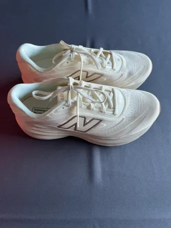 Used New Balance Laufschuhe weiß bike — image 3 of 8