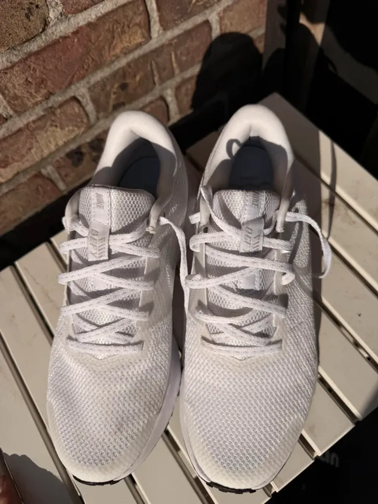 Used Nike Sneakers bike — image 3 of 7