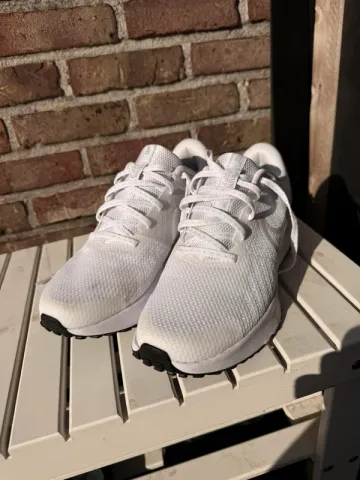 Used Nike Sneakers Running Shoes