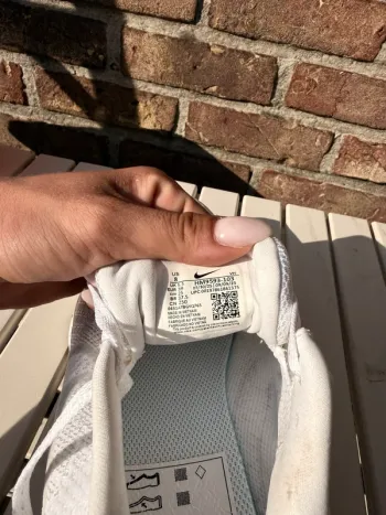 Used Nike Sneakers bike — image 7 of 7