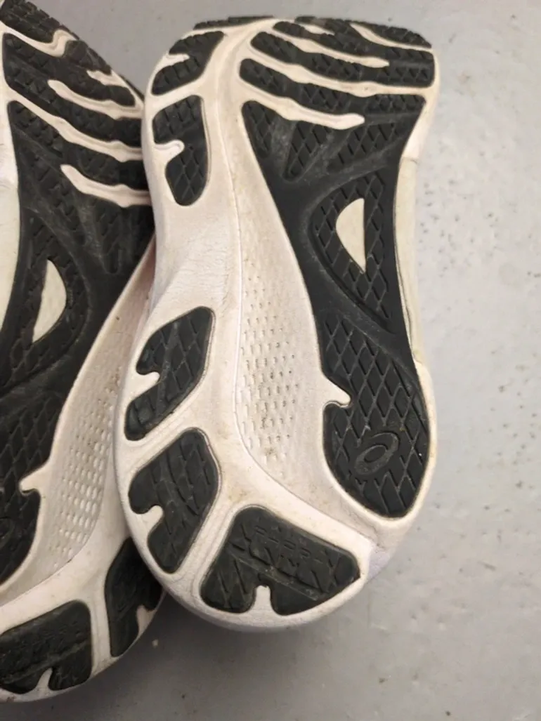 Used Asics Gel-Kayano 30 bike — image 5 of 6