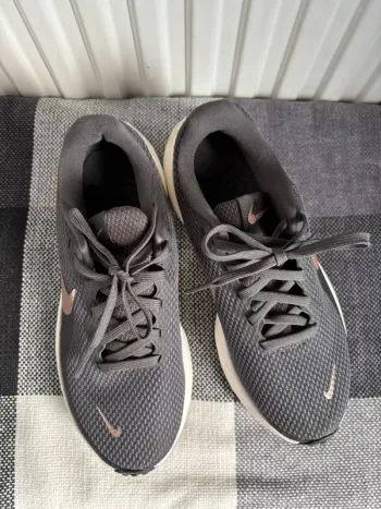 Used Nike Revolution 8 bike — image 3 of 5