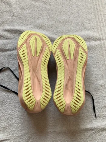 Used Asics Novablast 5 bike — image 4 of 4