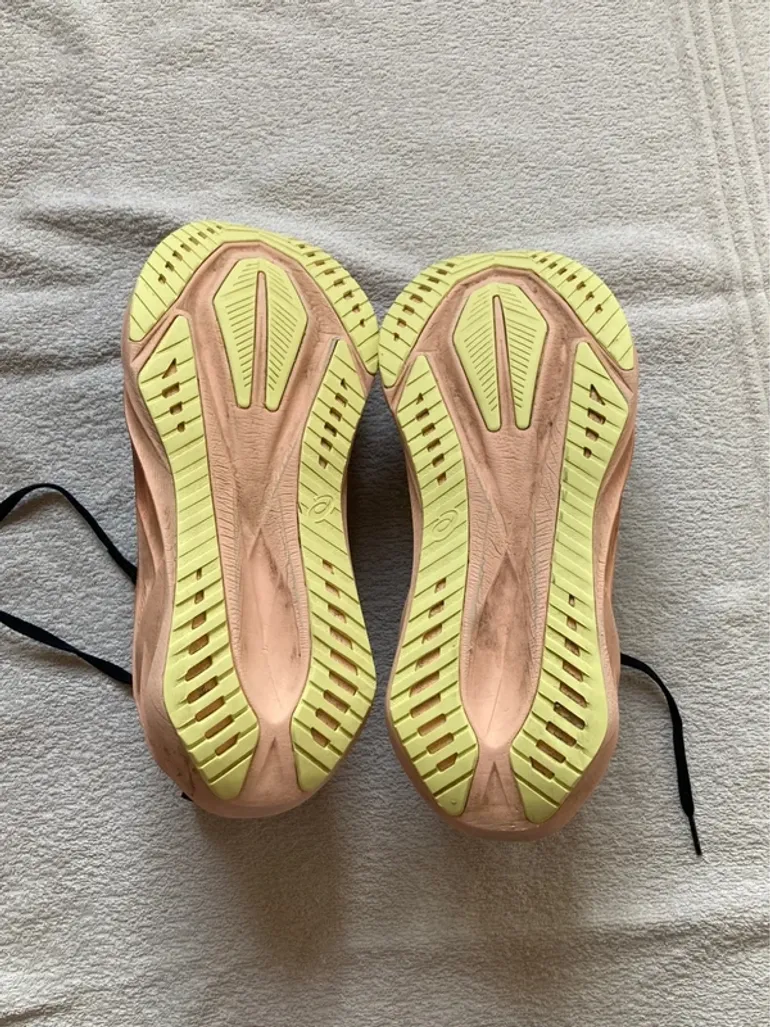 Used Asics Novablast 5 bike — image 4 of 4