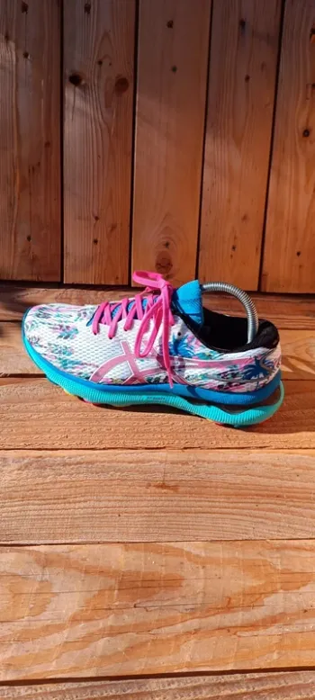 Used Asics Gel-Nimbus Running Shoes
