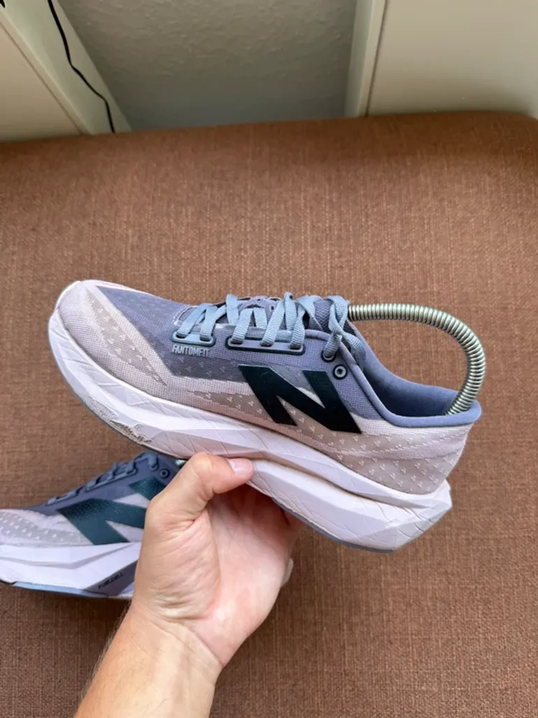 Used New Balance FuelCell Rebel v4 bike — image 5 of 10