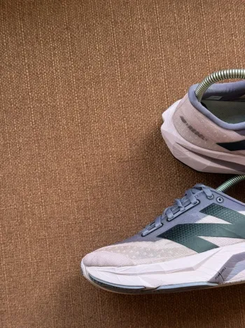 Used New Balance FuelCell Rebel v4 bike — image 2 of 10