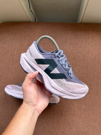 Used New Balance FuelCell Rebel v4 bike — image 4 of 10