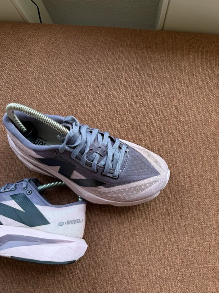 Used New Balance FuelCell Rebel v4 bike — image 3 of 10