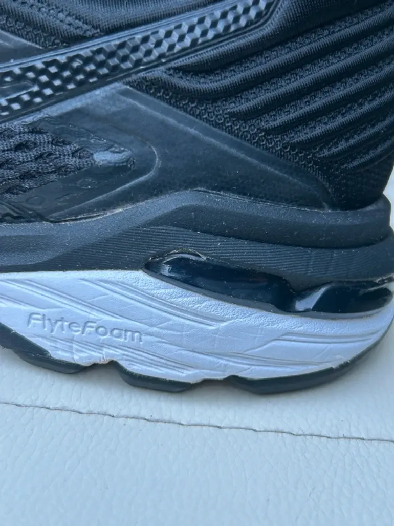 Used Asics GT-2000 bike — image 9 of 12