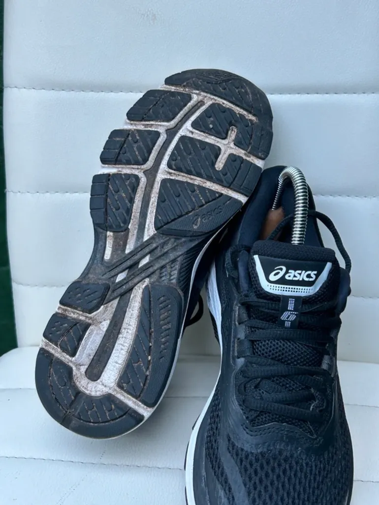 Used Asics GT-2000 bike — image 8 of 12