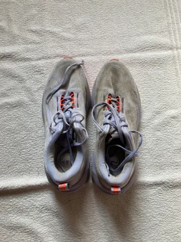 Gebrauchtes Asics Novablast 5 Running Shoes
