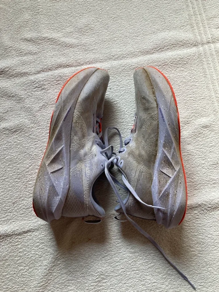 Used Asics Novablast 5 bike — image 3 of 4