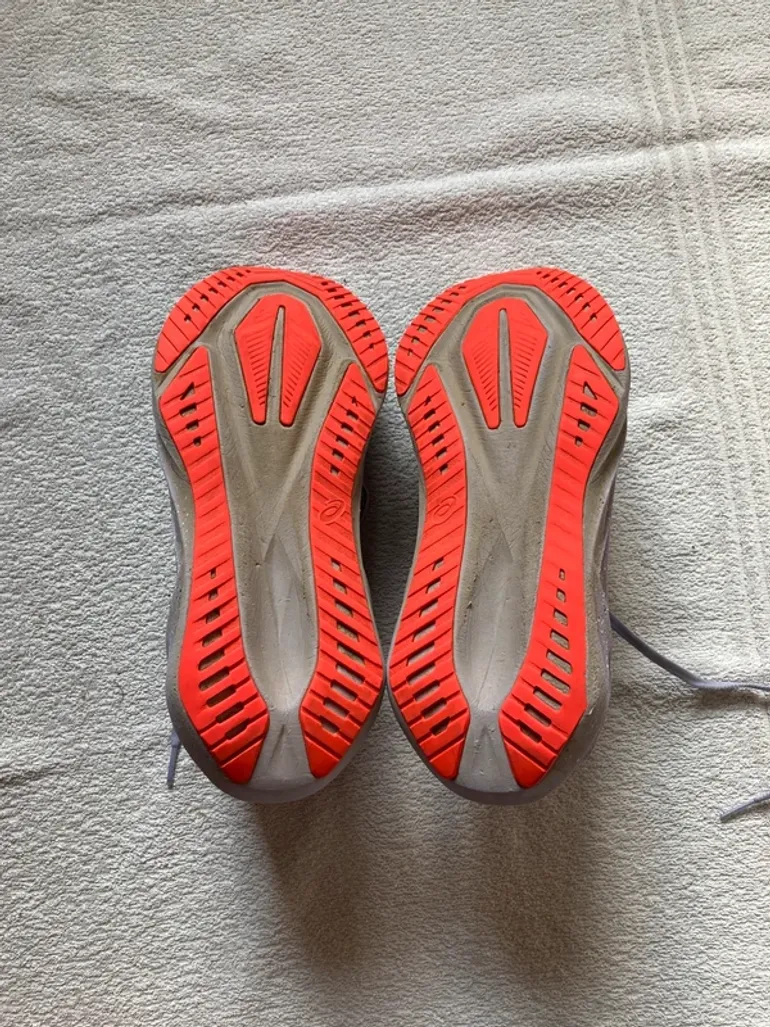 Used Asics Novablast 5 bike — image 4 of 4