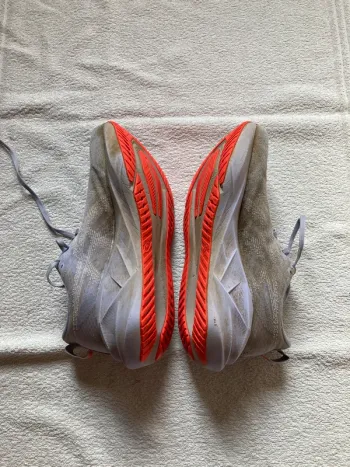 Used Asics Novablast 5 bike — image 2 of 4