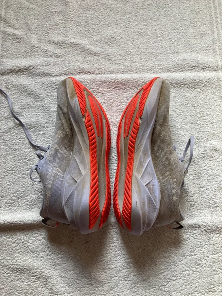 Used Asics Novablast 5 bike — image 2 of 4