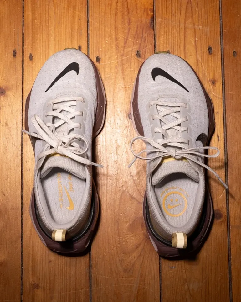 Used White ZoomX Invincible Run 3 bike — image 2 of 8