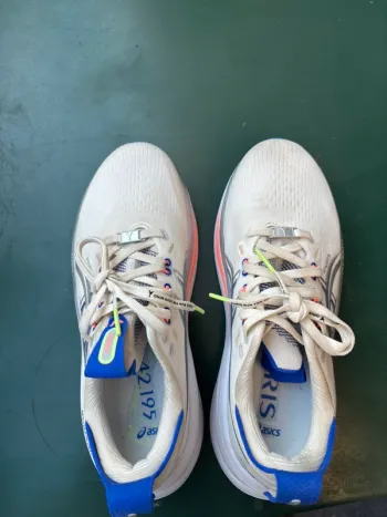 Used Asics Gel Nimbus 28 Paris bike — image 4 of 9