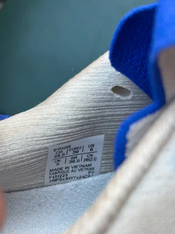 Used Asics Gel Nimbus 28 Paris bike — image 8 of 9