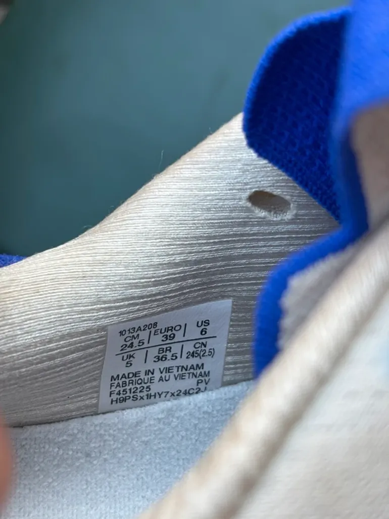 Used Asics Gel Nimbus 28 Paris bike — image 8 of 9