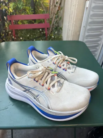 Used Asics Gel Nimbus 28 Paris bike — image 3 of 9