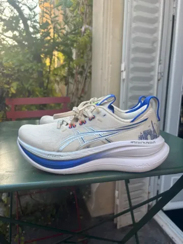 Asics Gel Nimbus 28 Paris Running Shoes usato
