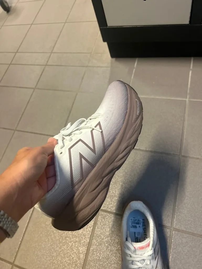 Used New Balance Fresh Foam bike — image 4 of 7