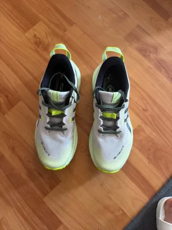 Used Ideal GEL-Trabuco 12 Running Shoes