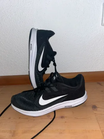 Used Nike Sportschuhe / Joggingschuhe Running Shoes
