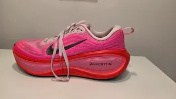 Used Lange Vomero Plus Running Shoes