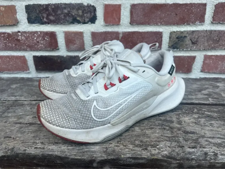Used Nike Juniper Trail Gore-Tex bike — image 5 of 9