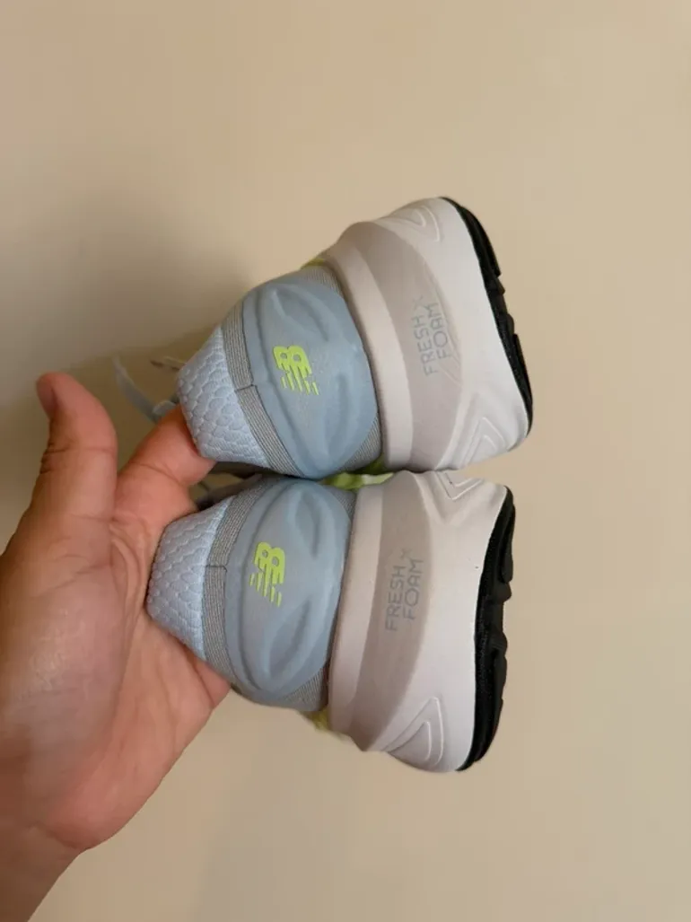 Used New Balance Fresh Foam X More v6 bike — image 8 of 11