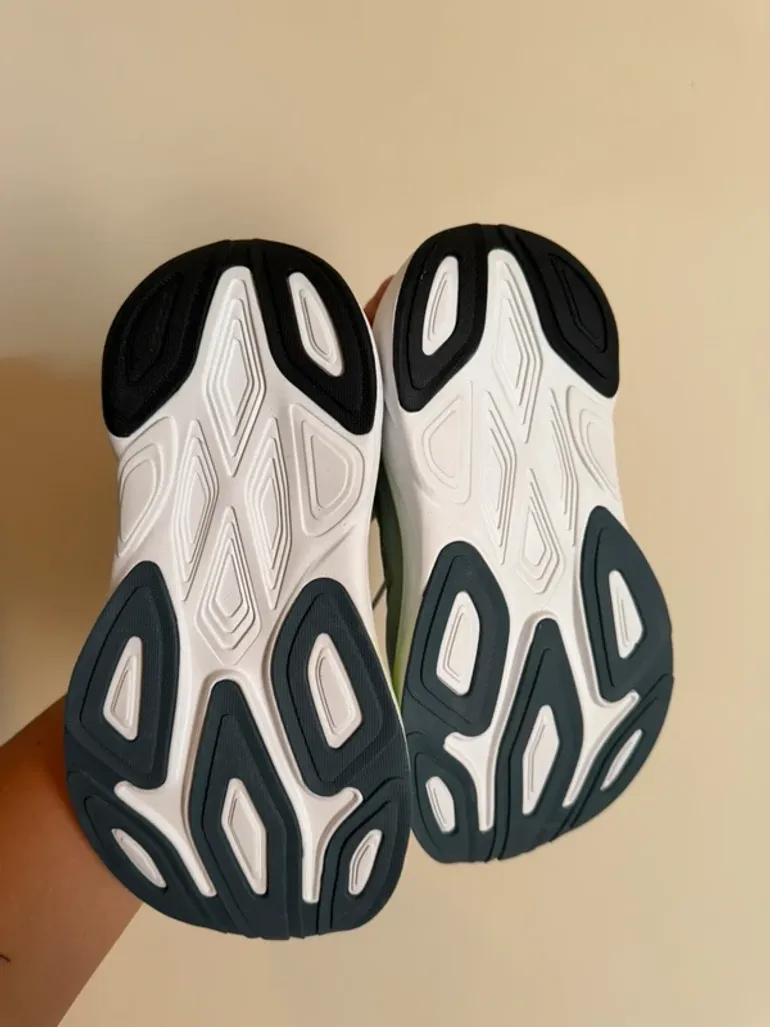 Used New Balance Fresh Foam X More v6 bike — image 9 of 11