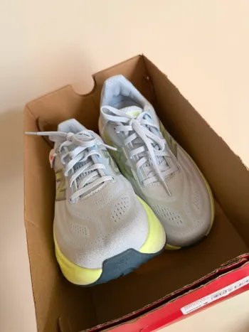 Used New Balance Fresh Foam X More v6 bike — image 11 of 11