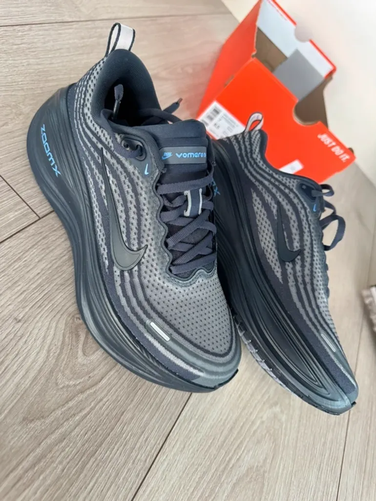 Used Nike Zoom Vomero 18 bike — image 2 of 4