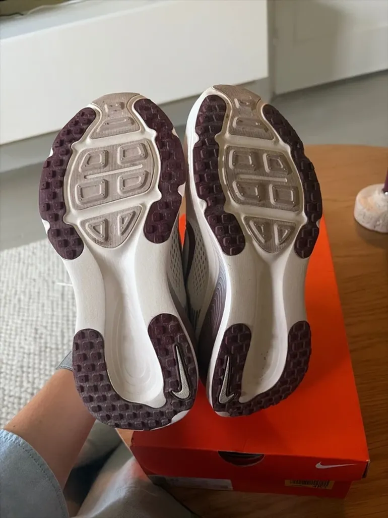 Used Nike Vomero 18 bike — image 6 of 6