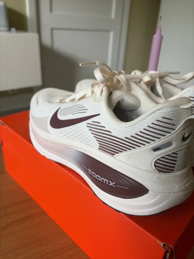 Used Nike Vomero 18 bike — image 5 of 6