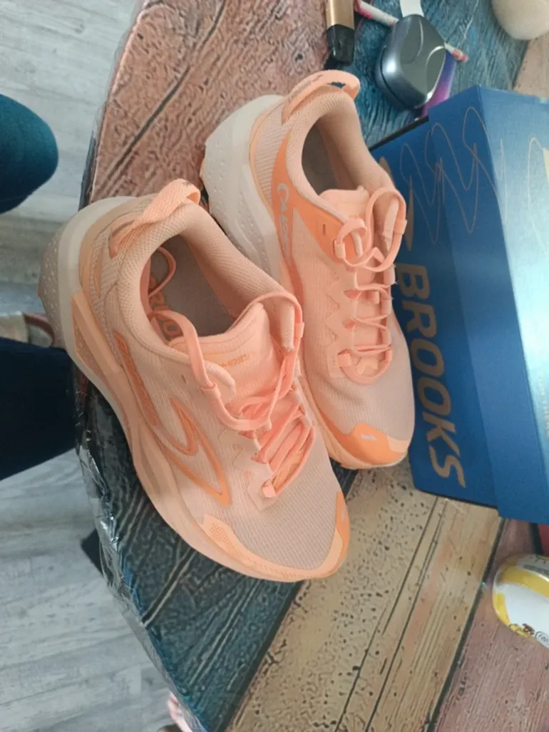 Used Brooks Trailrunning Shoes bike — image 6 of 6