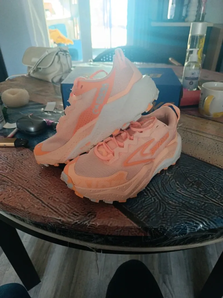 Used Brooks Trailrunning Shoes bike — image 2 of 6