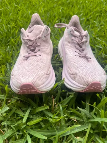 Used Hoka Clifton 9 Running Shoes