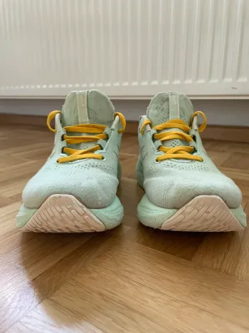 Used Asics Gel-Nimbus 26 bike — image 6 of 10