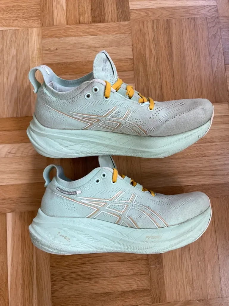 Used Asics Gel-Nimbus 26 bike — image 8 of 10