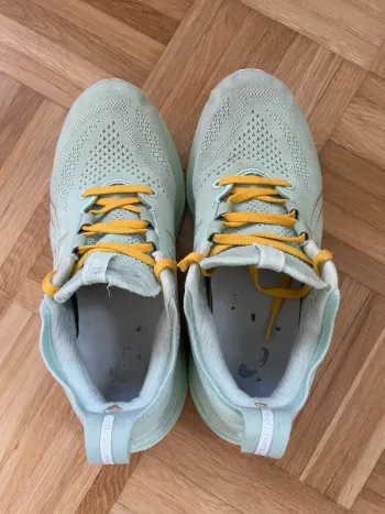 Used Asics Gel-Nimbus 26 bike — image 4 of 10