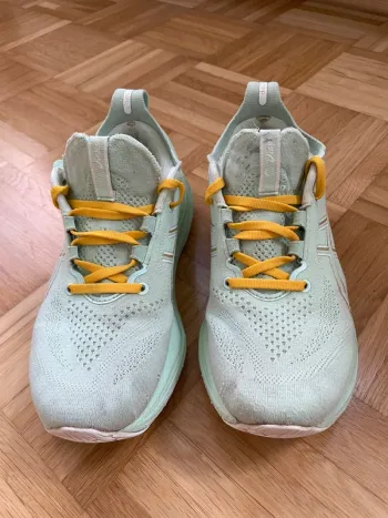 Used Asics Gel-Nimbus 26 bike — image 3 of 10