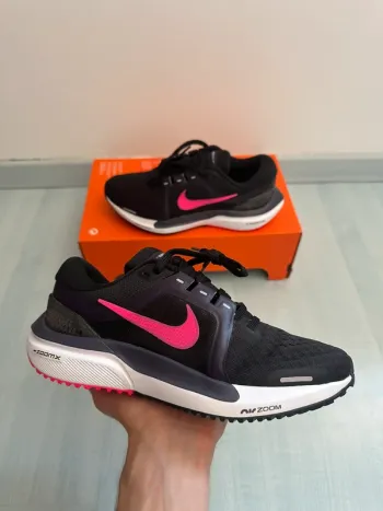 Tweedehands Nike Air Zoom Vomero 16 bike — afbeelding 2 van 10