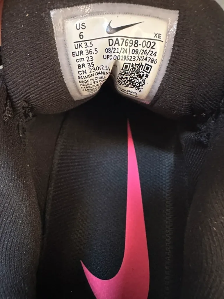 Tweedehands Nike Air Zoom Vomero 16 bike — afbeelding 9 van 10