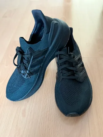 Brugt Adidas Ultraboost 5 Running Shoes