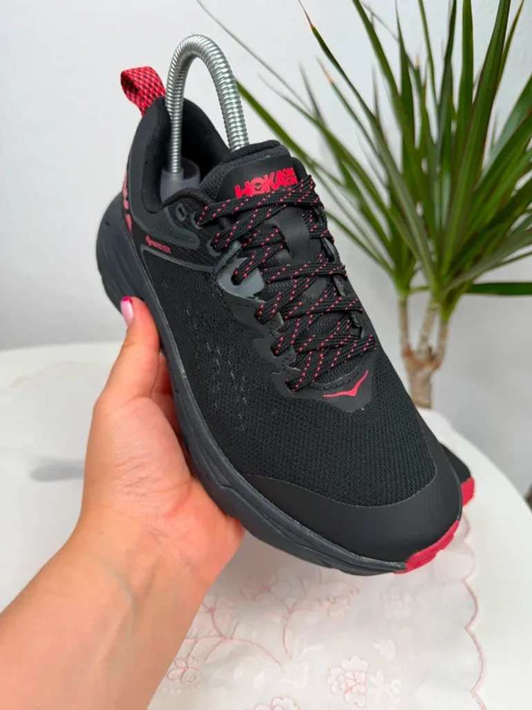 Used Hoka Challenger ATR 6 GTX bike — image 2 of 11