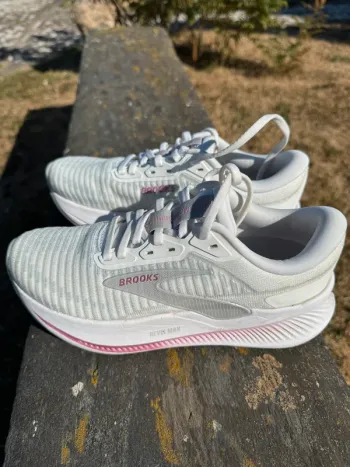 Used Brooks Revel Max Running Shoes