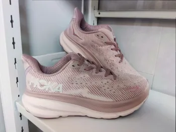 Used Hoka Clifton 9 Running Shoes